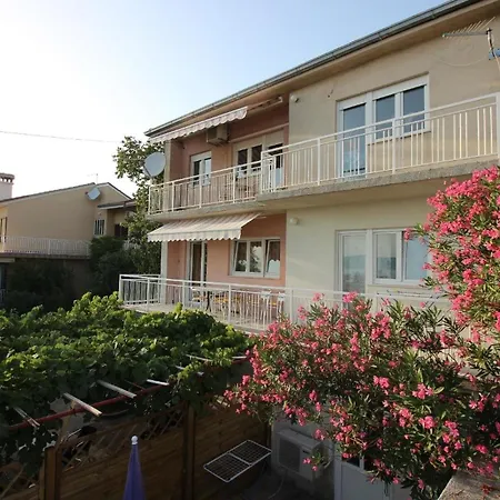 Fuer 2 Personen 1 Kind Ca 35 M In Novi Vinodolski, Adriakueste Kroatien Kvarner Bucht Apartamento Novi Vinodolski